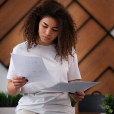 Como fazer um currículo para auxiliar administrativo?